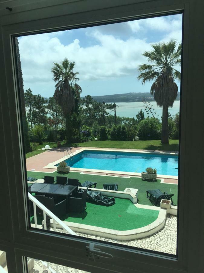 Casa Branca Guest House Foz do Arelho Esterno foto